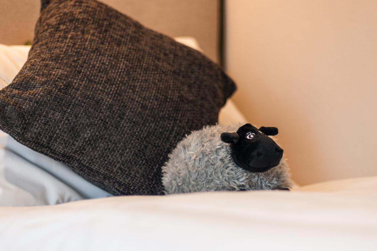 The White Rose With Hot Tub Lodge York
